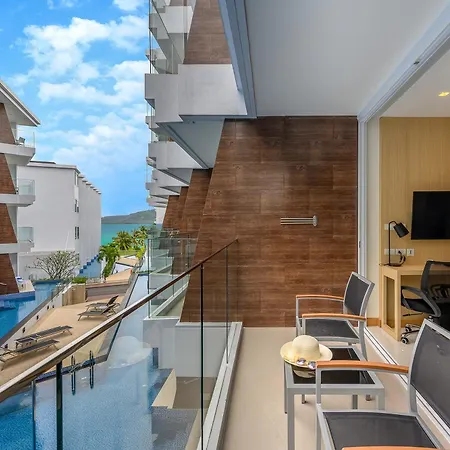 The Beachfront Hotel Phuket Rawai Exterior photo